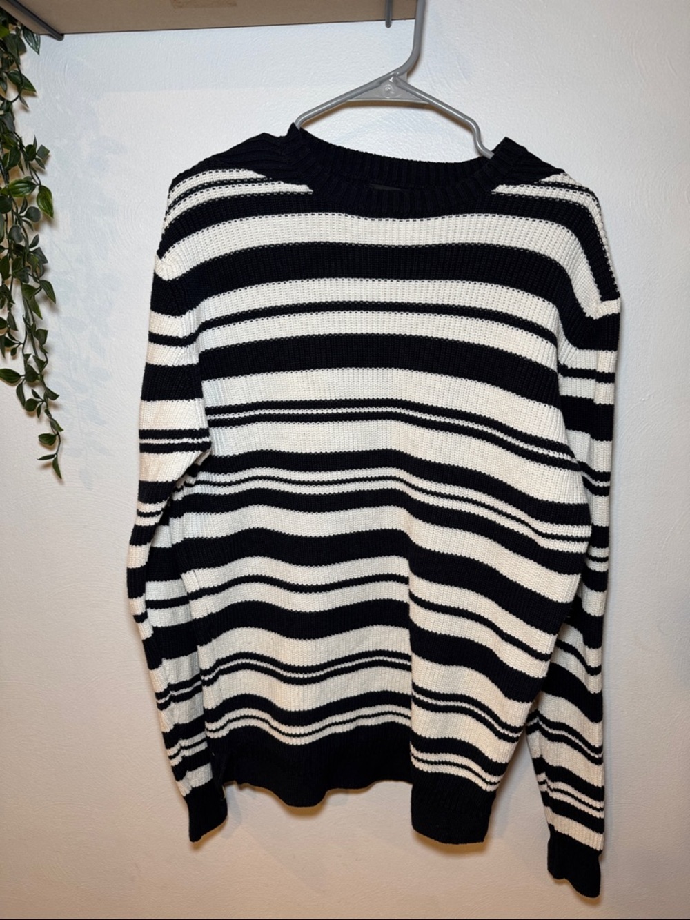 Zara Man Black and White Striped Crewneck Sweater knit size L